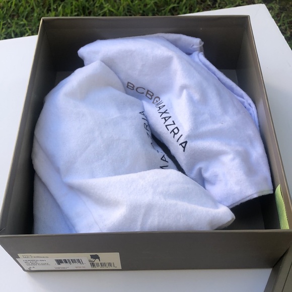 BCBG MaxAzria  Black Platform Sandals - Picture 10 of 10